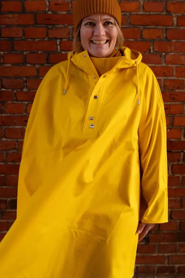 Danefæ Danerain Poncho Dark Yellow | Dame Regnfrakker