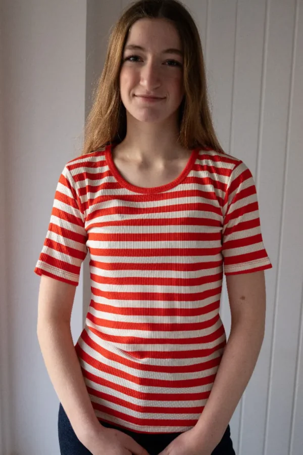 Danefæ ESS - Danefriend Tee Bright Red/Chalk | Dame T-shirts