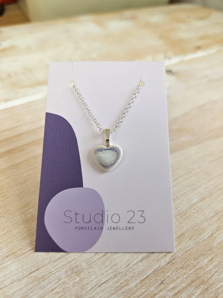 Danefæ Studio 23 Heart Pendant Olive | Dame Smykker