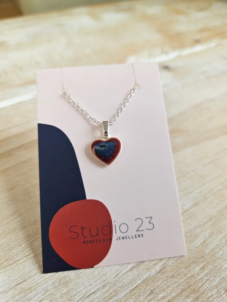 Danefæ Studio 23 Heart Pendant Olive | Dame Smykker