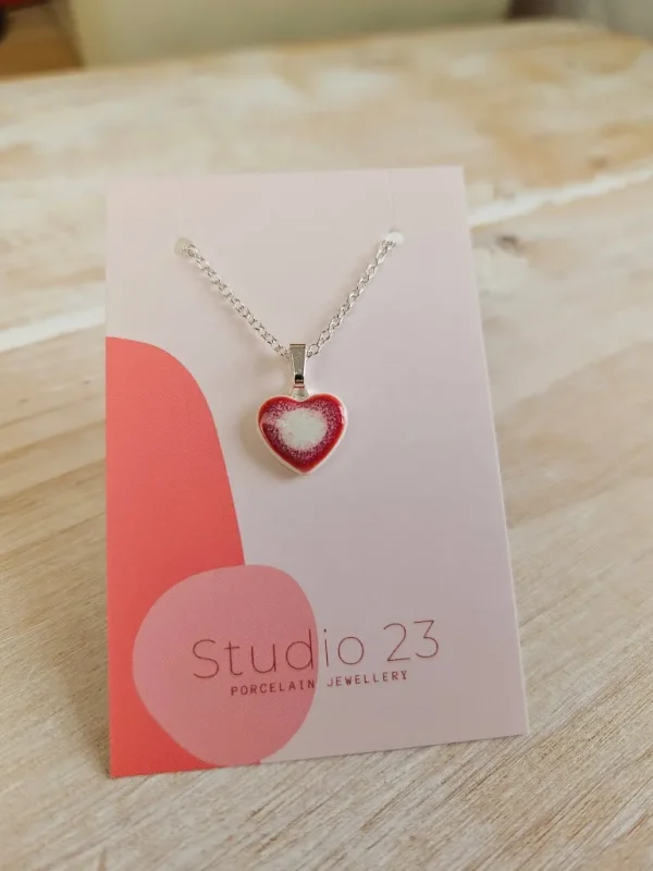 Danefæ Studio 23 Heart Pendant Raspberry | Dame Smykker