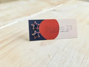 Danefæ Studio 23 Star Stud Earring Pair Burgundy/Navy | Dame Smykker